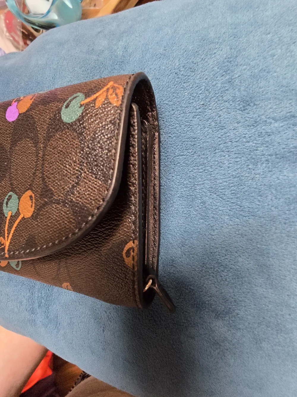 Coach EUC Black & Brown w/ Cherries Design Saffiano Leather Zip Wallet 7.75